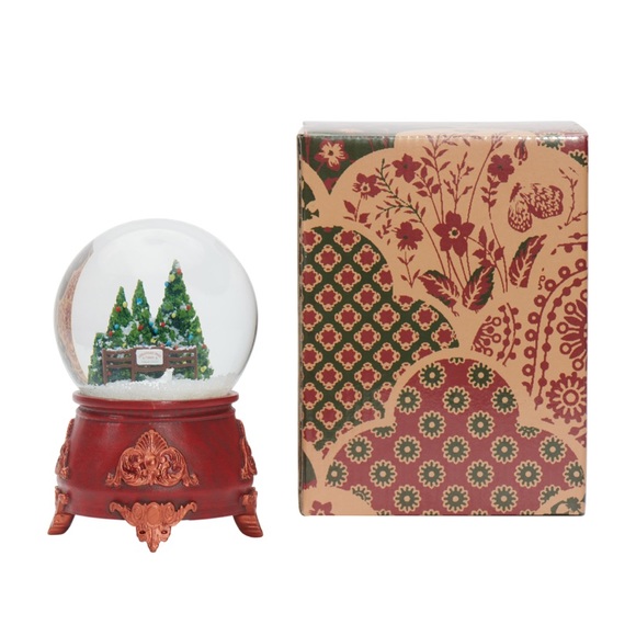 NEW Taylor Swift Snow Globe Christmas Tree Farm - Picture 9 of 14